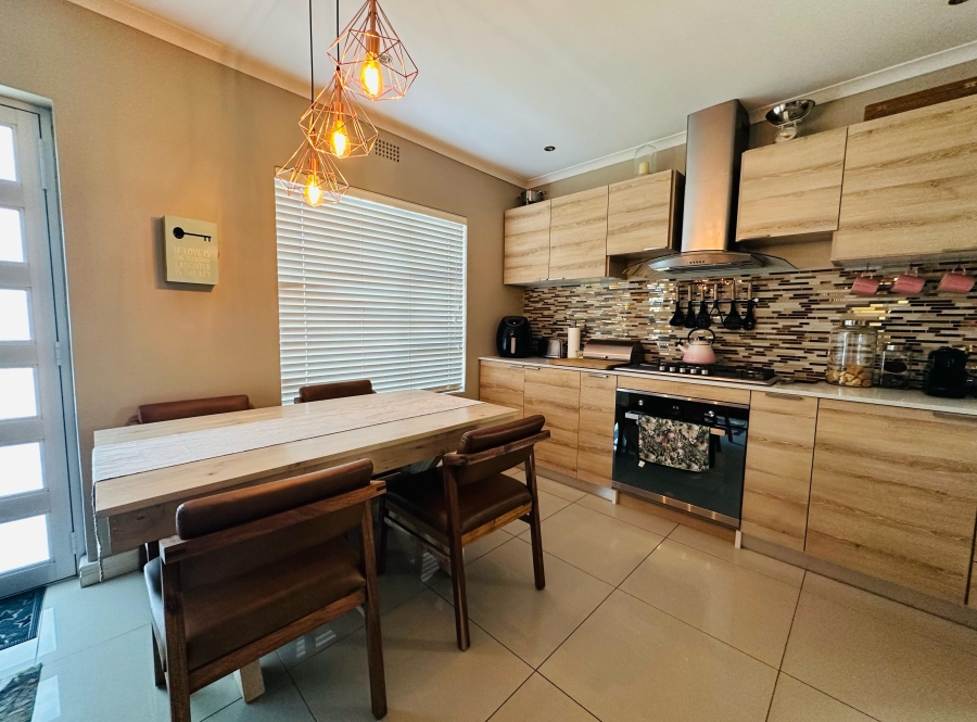 3 Bedroom Property for Sale in Sonstraal Heights Western Cape